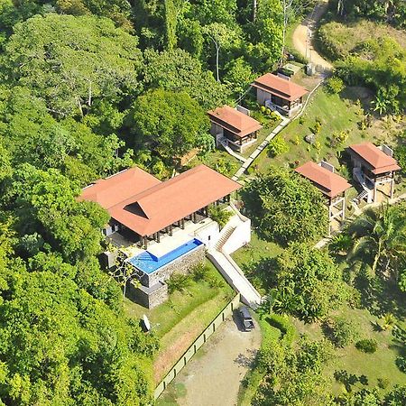 Tiki Villas Rainforest Lodge & Spa อูวีตา ภายนอก รูปภาพ
