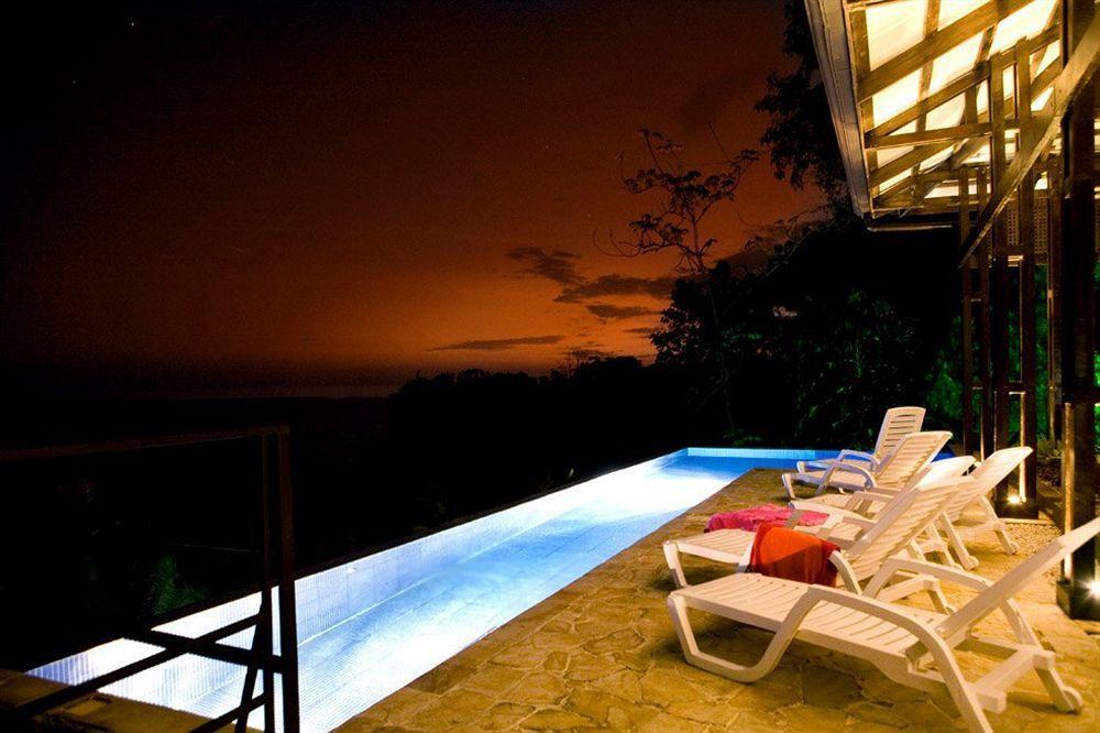 Tiki Villas Rainforest Lodge & Spa อูวีตา ภายนอก รูปภาพ