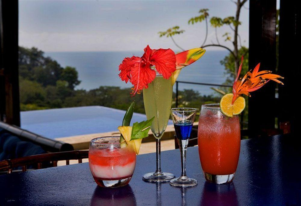 Tiki Villas Rainforest Lodge & Spa อูวีตา ภายนอก รูปภาพ