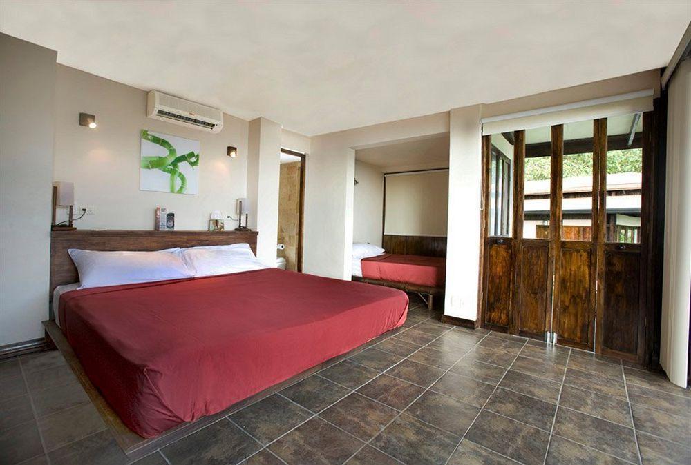 Tiki Villas Rainforest Lodge & Spa อูวีตา ภายนอก รูปภาพ