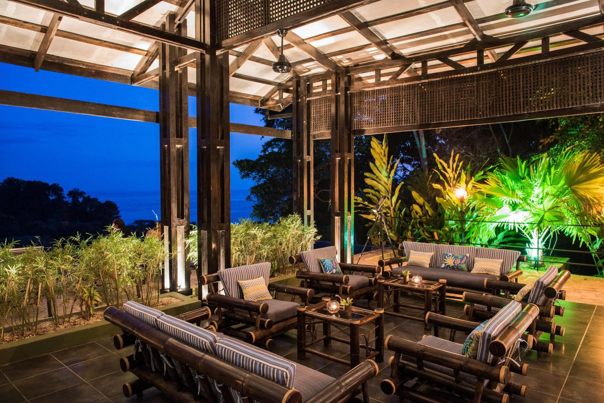 Tiki Villas Rainforest Lodge & Spa อูวีตา ภายนอก รูปภาพ