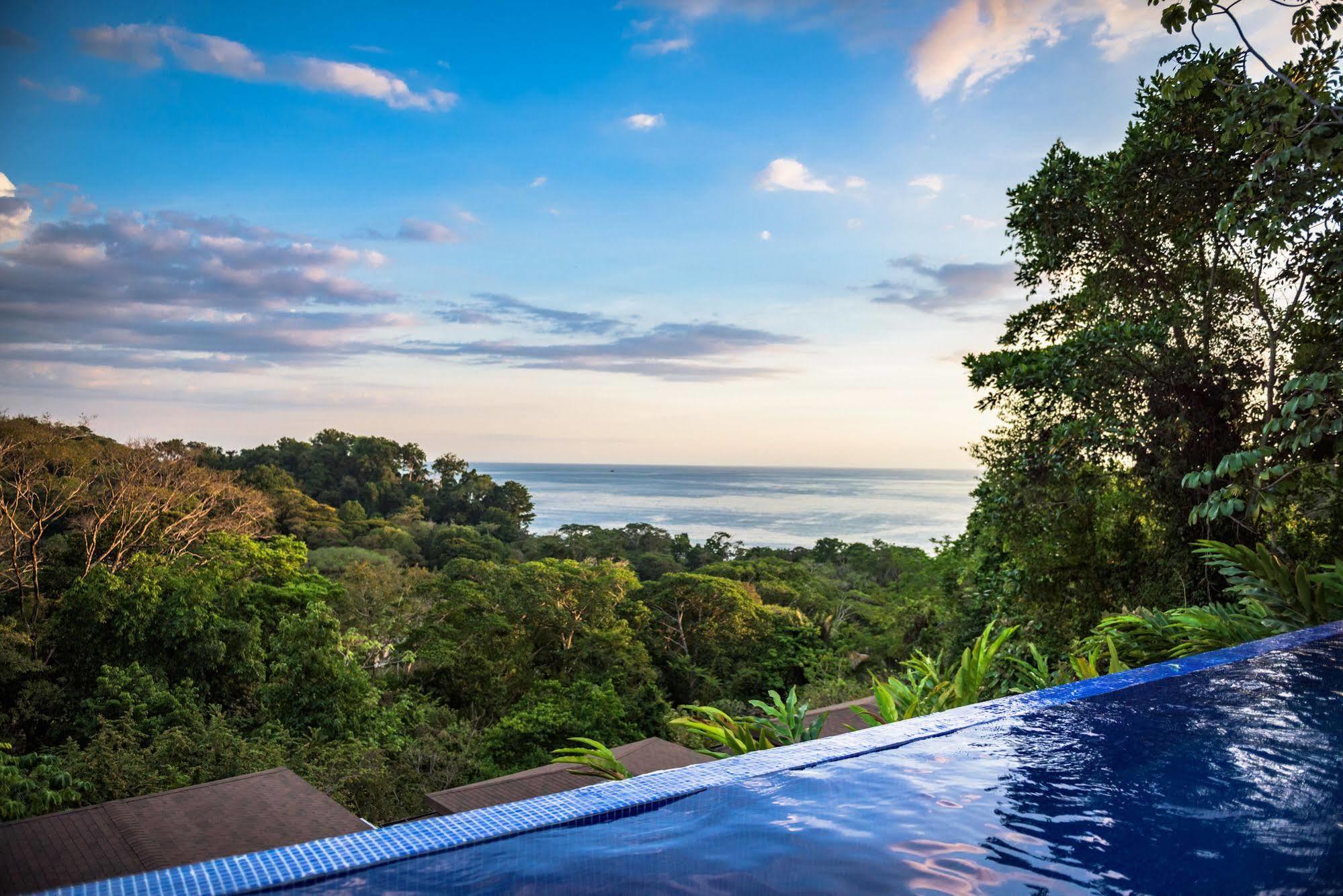 Tiki Villas Rainforest Lodge & Spa อูวีตา ภายนอก รูปภาพ