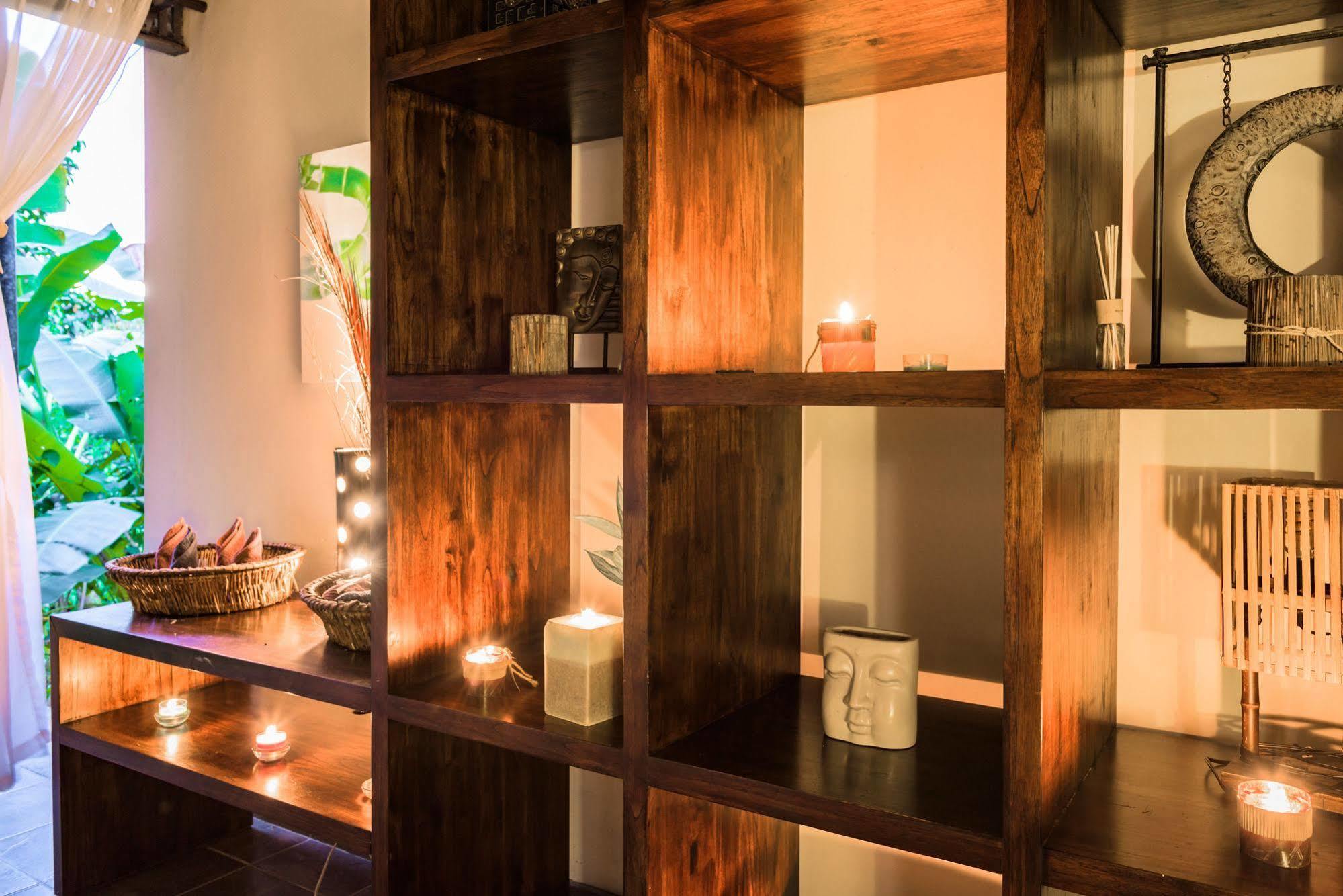 Tiki Villas Rainforest Lodge & Spa อูวีตา ภายนอก รูปภาพ