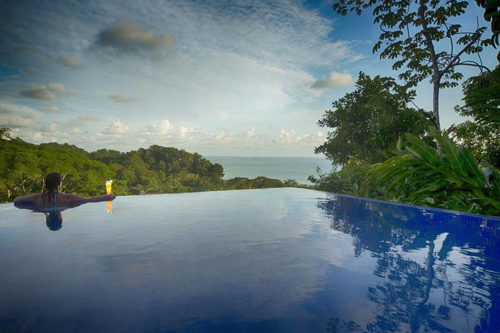 Tiki Villas Rainforest Lodge & Spa อูวีตา ภายนอก รูปภาพ