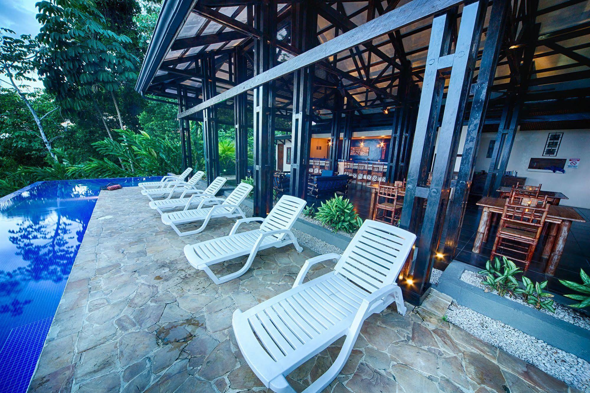 Tiki Villas Rainforest Lodge & Spa อูวีตา ภายนอก รูปภาพ
